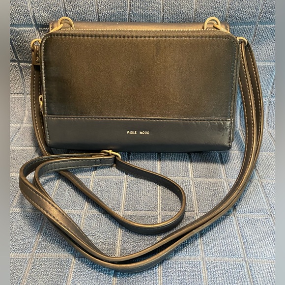 Pixie Mood Jane 2 in 1 Crossbody purse. Vegan leather. Vintage Blue colour! - Picture 2 of 7